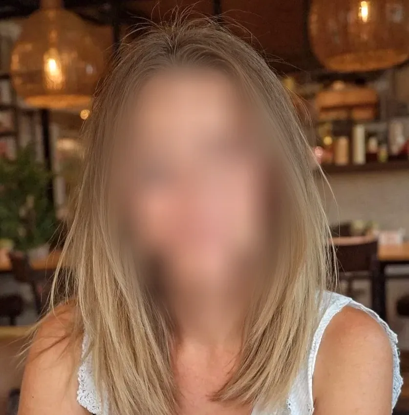 Claudia, 37