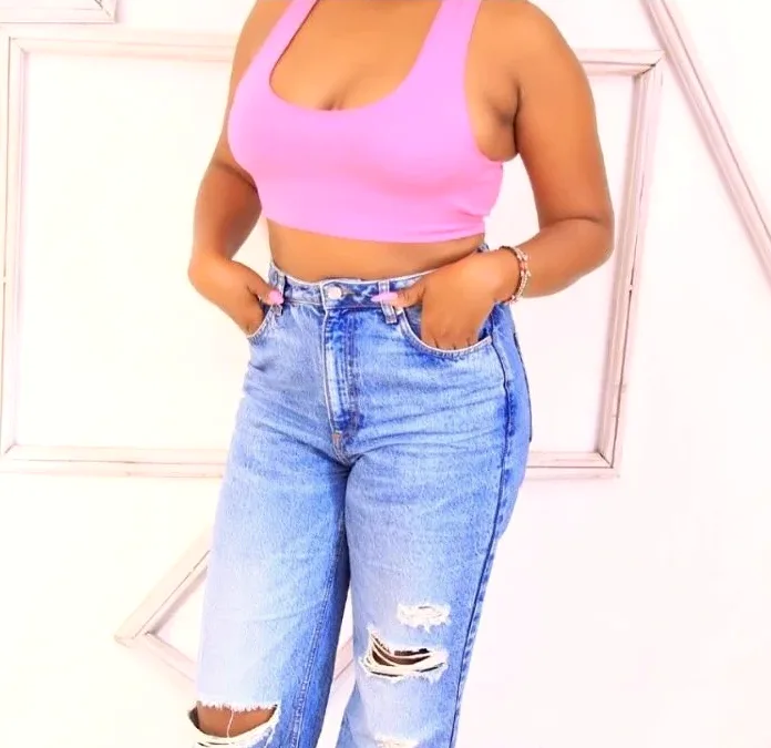 Claudia, 32
