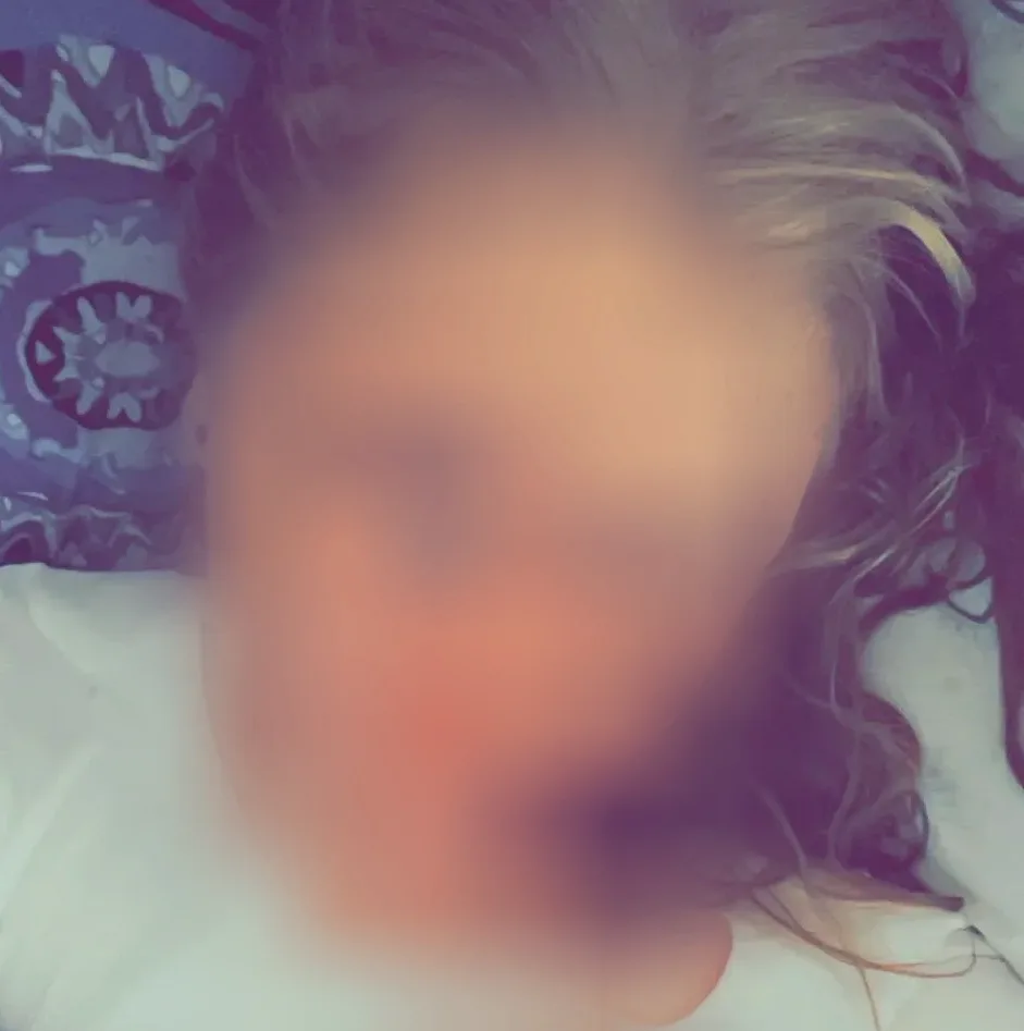 Leonie, 22