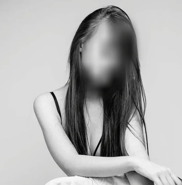 Özlem, 19
