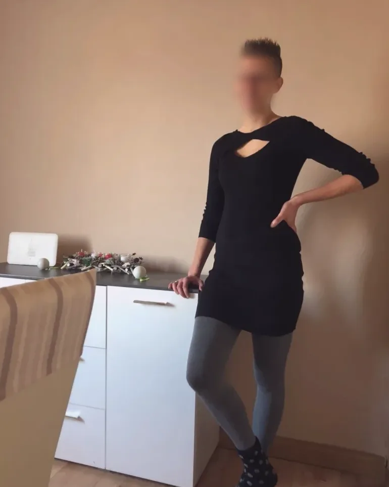 Sarah, 32