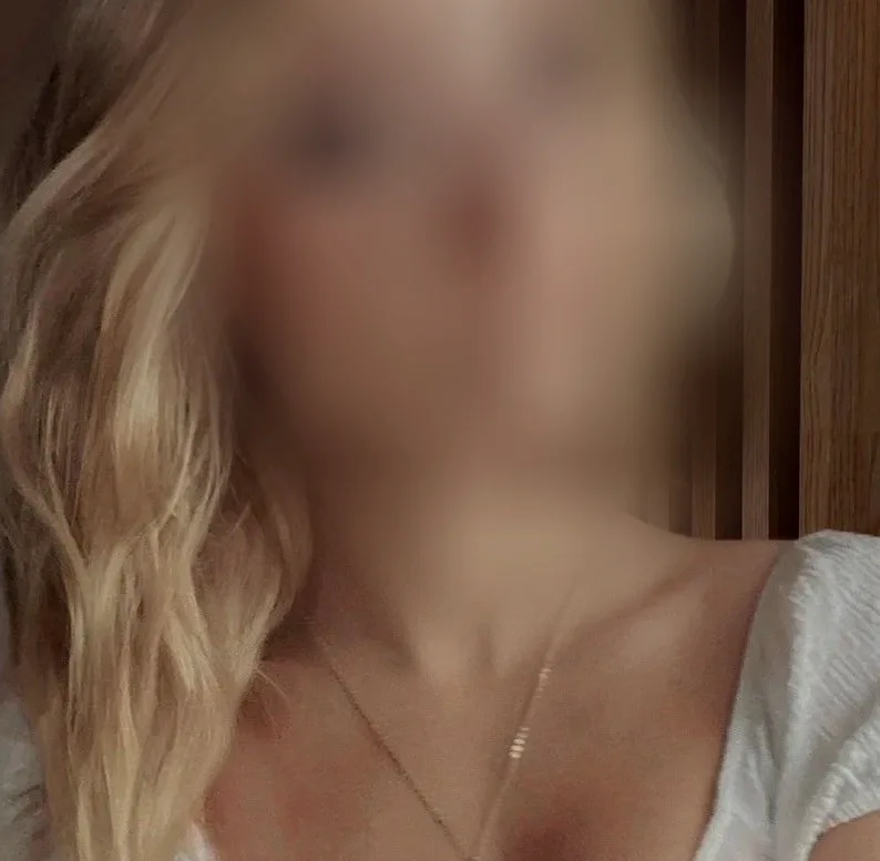 Thea, 19